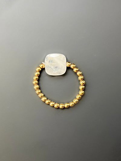 Bague pierre - perles dorées