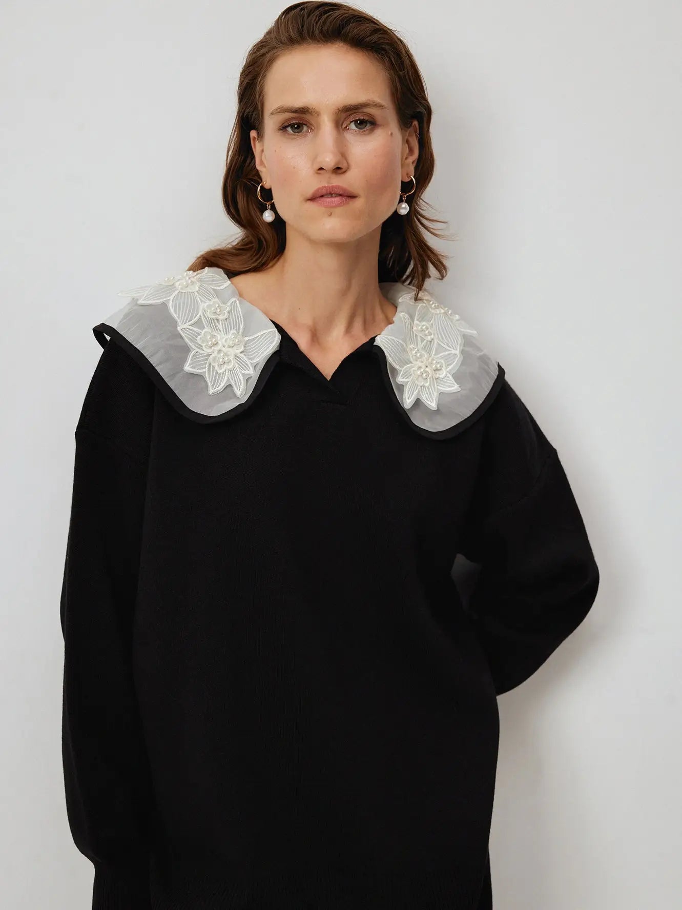 Pull en maille avec col à détails brodés