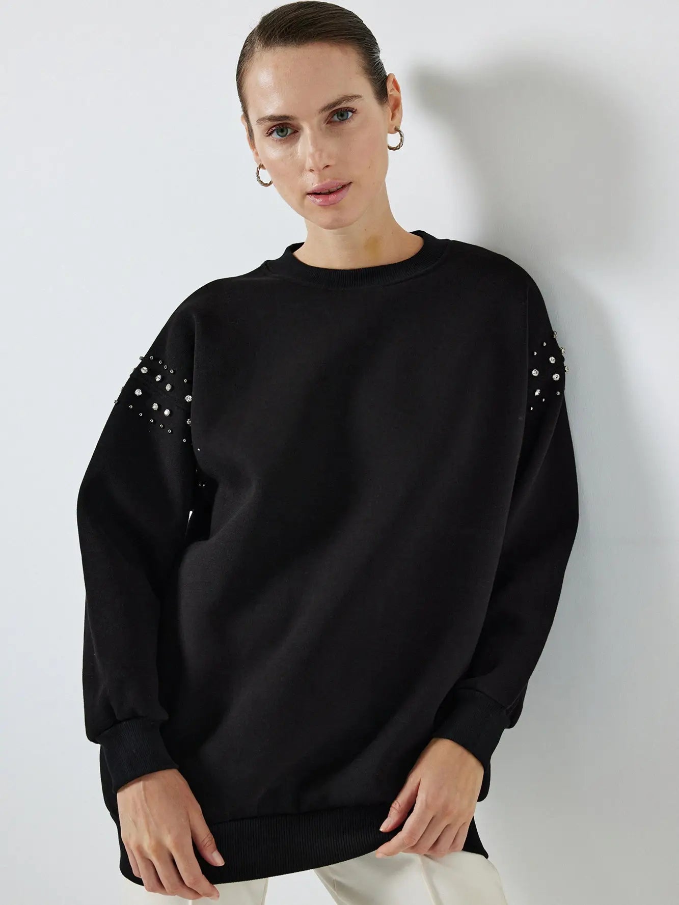 Sweat-shirt oversize avec pierres précieuses