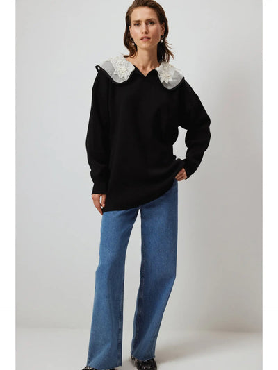 Pull en maille avec col à détails brodés