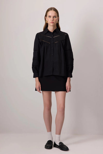 Chemise à œillets avec manches bouffantes