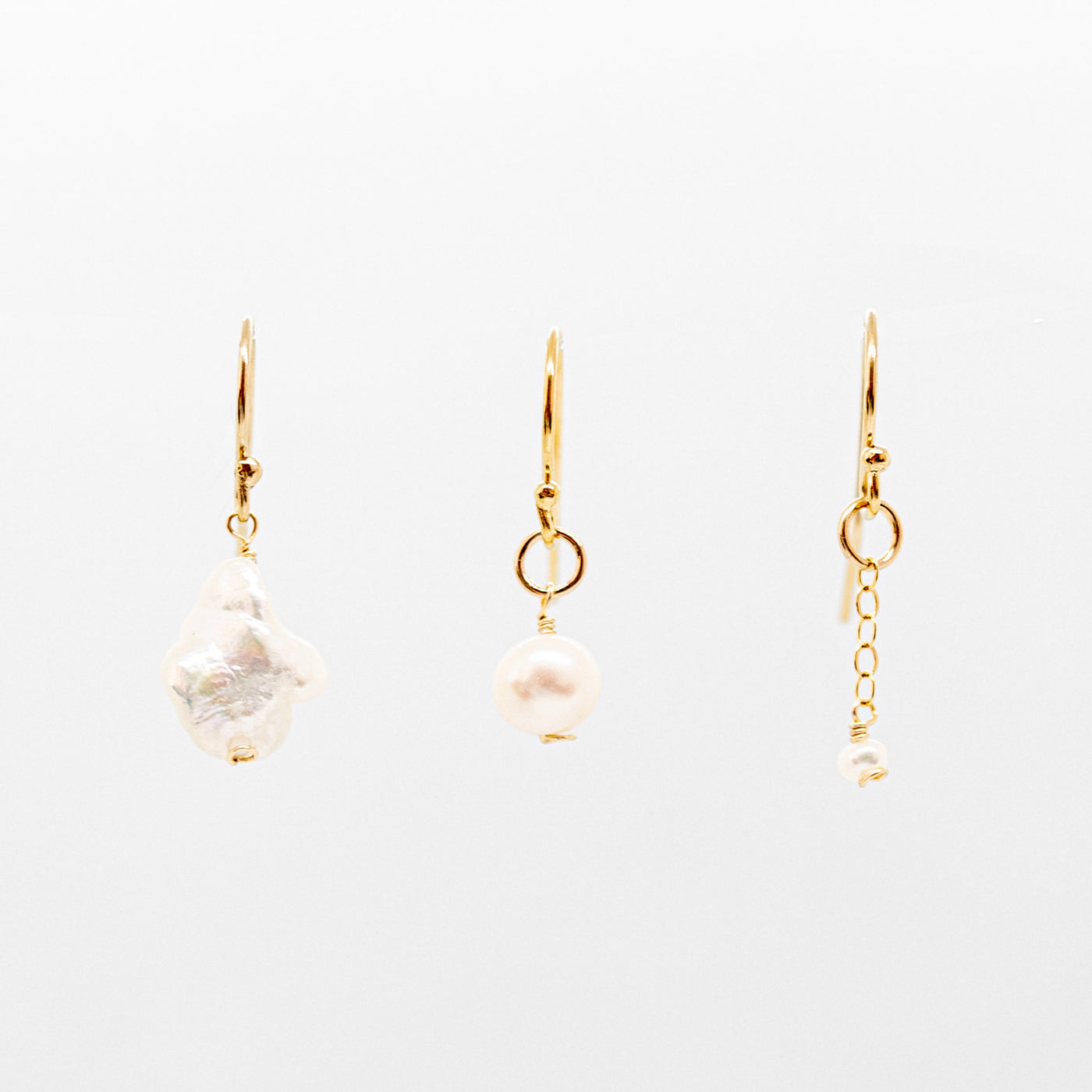 Boucles d'oreilles Trio perles blanches